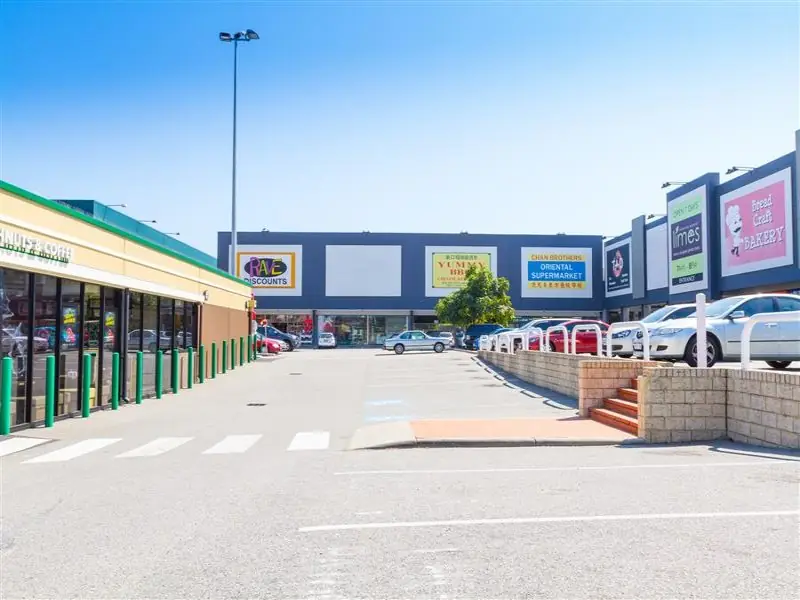 Melville Central shopping centre on Leach Highway, Perth